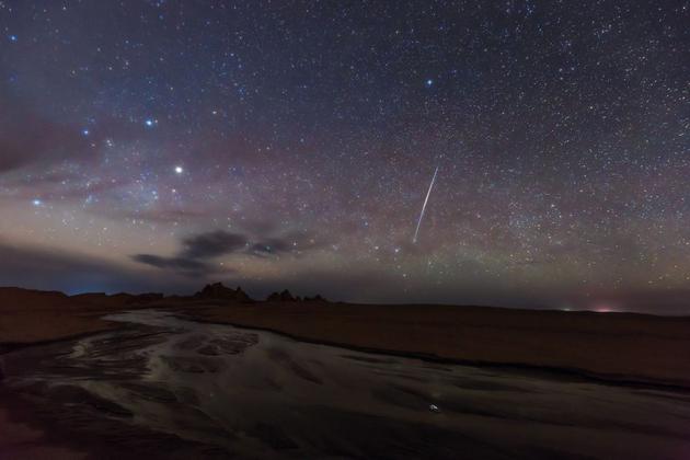 Ŀǰ�����mһ֧�о�С�M�״ΰl(f��)�F(xi��n)���w���������������ƺ�����������������������顱��Ȼ��o��،����������������